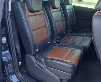 Арендуйте Volkswagen Sharan 2016 в Албании. Топливо: Дизель. Мощность:  л.с. ➤ Стоимость от 40 EUR в сутки.