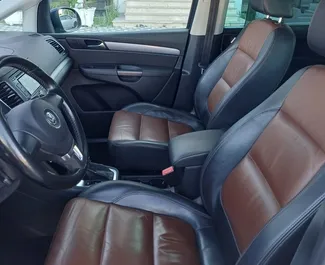 Volkswagen Sharan 2016 – прокат от собственников в аэропорту Тираны (Албания).