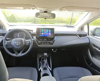 Mietwagen Toyota Corolla Sedan 2024 in Georgien, mit Benzin-Kraftstoff und 122 PS ➤ Ab 120 GEL pro Tag.
