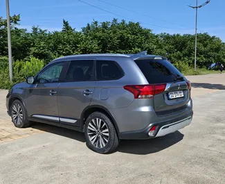 Mietwagen Mitsubishi Outlander 2019 in Georgien, mit Benzin-Kraftstoff und 166 PS ➤ Ab 130 GEL pro Tag.