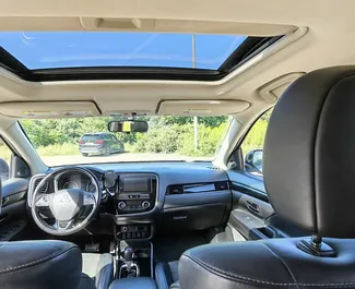 Vermietung Mitsubishi Outlander. Komfort, Crossover Fahrzeug zur Miete in Georgien ✓ Kaution Einzahlung von 270 GEL ✓ Versicherungsoptionen KFZ-HV, TKV, Insassen.