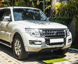 Autovermietung Mitsubishi Montero Nr.7490 Automatisch am Flughafen Colombo, ausgestattet mit einem L Motor ➤ Von Antan in Sri Lanka.
