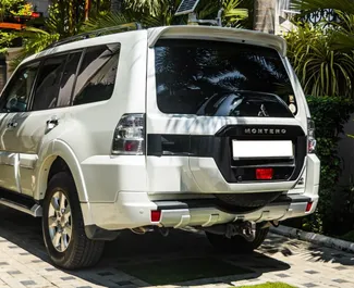 Mietwagen Mitsubishi Montero 2017 in Sri Lanka, mit Benzin-Kraftstoff und  PS ➤ Ab 130 USD pro Tag.