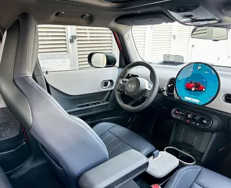 Autohuur Mini Cooper S 2026 in in de VAE, met Benzine brandstof en 245 pk ➤ Vanaf 285 AED per dag.