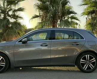 Mercedes-Benz A-Class 2022 dostupné na prenájom v v Alicante, s limitom kilometrov 250 km/deň.