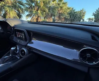 Chevrolet Camaro Cabrio 2020 so systémom pohonu Pohon všetkých kolies, dostupné v v Alicante.