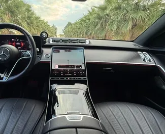Mercedes-Benz S-Class 2023 so systémom pohonu Predný pohon, dostupné v v Alicante.