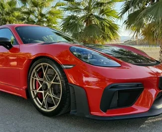 Predný pohľad na prenajaté auto Porsche 718 Cayman S v v Alicante, Španielsko ✓ Auto č. 17296. ✓ Prevodovka Automatické TM ✓ Hodnotenia 0.