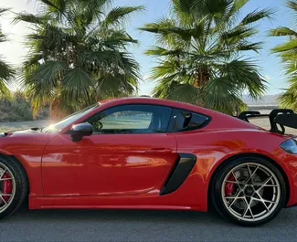 Prenájom auta Porsche 718 Cayman S 2026 v v Španielsku, s vlastnosťami ✓ palivo Benzín a výkon 500 koní ➤ Od 1000 EUR za deň.