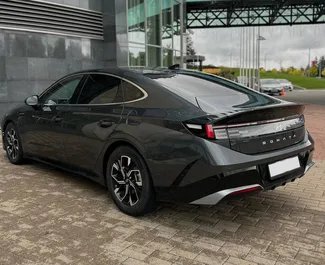 Mietwagen Hyundai Sonata 2023 in Weißrussland, mit Benzin-Kraftstoff und 180 PS ➤ Ab 59 USD pro Tag.