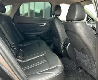Vermietung Hyundai Sonata. Komfort Fahrzeug zur Miete in Weißrussland ✓ Kaution Einzahlung von 148 USD ✓ Versicherungsoptionen KFZ-HV.