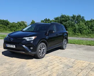 Frontansicht eines Mietwagens Toyota RAV4 in Batumi, Georgien ✓ Auto Nr.10960. ✓ Automatisch TM ✓ 1 Bewertungen.
