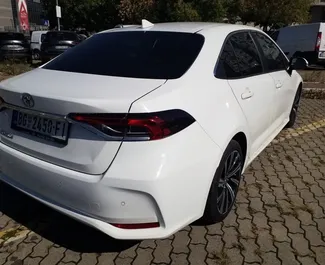Mietwagen Toyota Corolla Sedan 2022 in Serbien, mit Benzin-Kraftstoff und 130 PS ➤ Ab 40 EUR pro Tag.