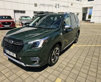 Vooraanzicht van een huurauto Subaru Forester in Batumi, Georgië ✓ Auto #17540. ✓ Transmissie Automatisch TM ✓ 0 beoordelingen.