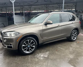 Autohuur BMW X5 2017 in in Georgië, met Benzine brandstof en 300 pk ➤ Vanaf 135 GEL per dag.