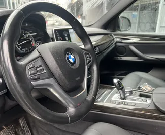 BMW X5 2017 beschikbaar voor verhuur in Batumi, met een kilometerlimiet van onbeperkt.