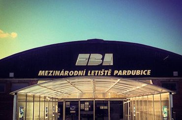 Hyr en bil på Pardubice Airport