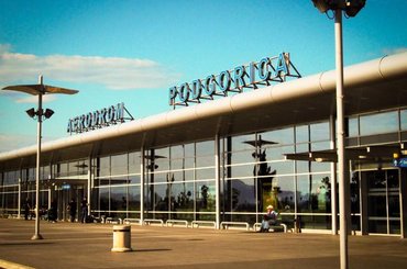 Lei en bil på Podgorica lufthavn